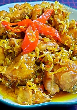 Hình của món Gà kho sả ớt.