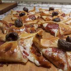 Foto di Spicchi rustici salame e formaggio