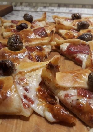 Foto di Spicchi rustici salame e formaggio
