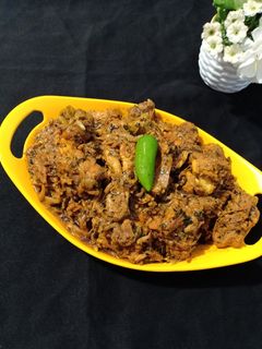 கறிவேப்பிலை மிளகு சிக்கன் (Karuveppilai milaku chicken recipe in tamil) செய்முறை முக்கிய புகைப்படம்