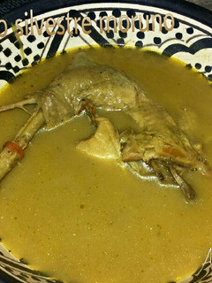 Una foto de Caldo de pollo silvestre