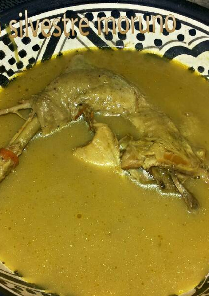 Una foto de Caldo de pollo silvestre