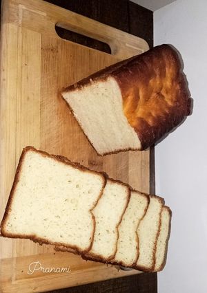 A picture of White Bread loaf Sandwich bread.