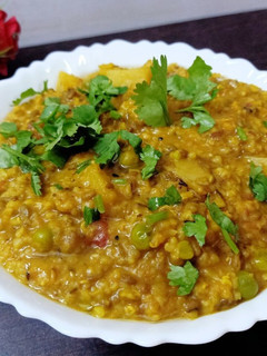 दलिया खिचड़ी (daliya khichdi recipe in Hindi) रेसिपी मुख्य फोटो