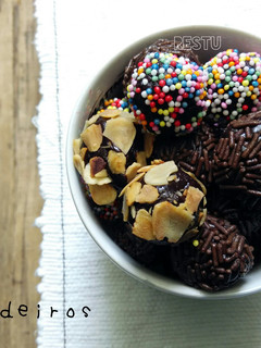Foto resep BRIGADEIROS (Brazilian Chocolate Fudge Balls)