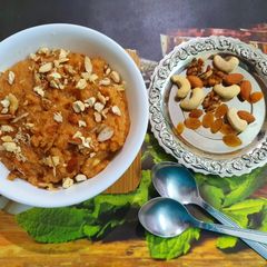 A picture of Shahi Sooji Halwa.