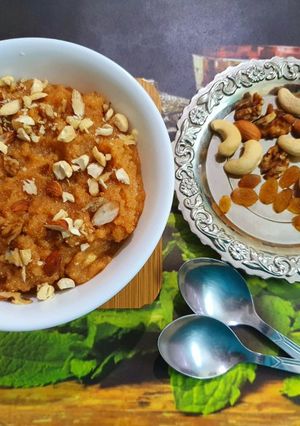 A picture of Shahi Sooji Halwa.