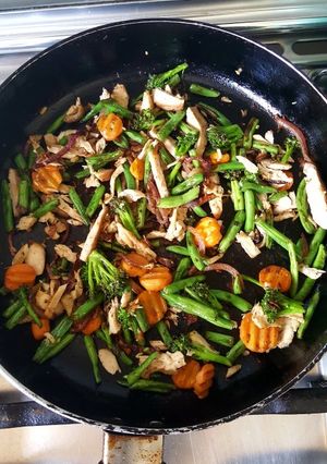 A picture of Shredded Chicken Breast Mix.