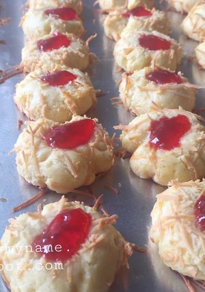 Foto resep Strawberry cheese thumbprint cookies