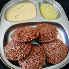 A picture of Ragi Idli.