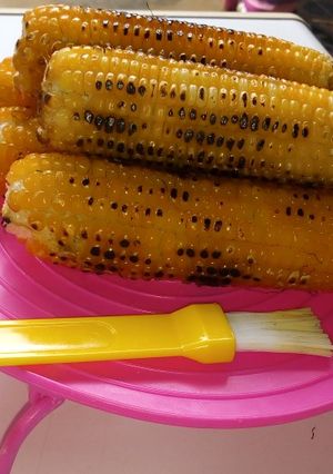 A picture of Pan grilled corn.