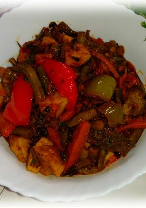 A picture of Mixed dry vegetables curry.