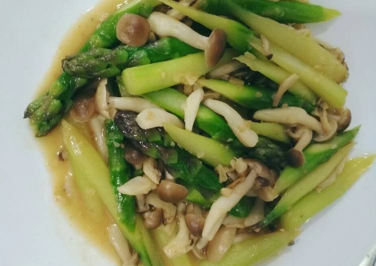 Langkah Mudah untuk Menyiapkan Tumis asparagus jamur Anti Gagal