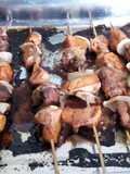 Anticucho al horno de pollo y mollejitas