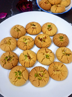नानखताई (nankhatai recipe in Hindi) रेसिपी मुख्य फोटो