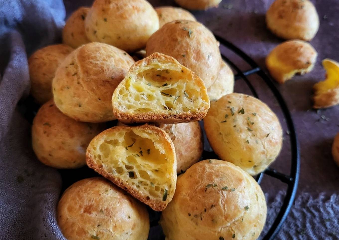 Gougères<br />(France Cheese Puffs)