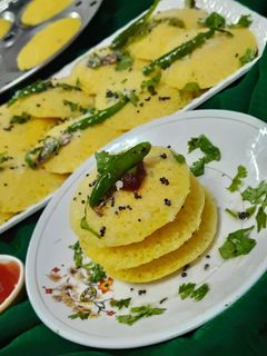 इडली ढोकला (idli dhokla recipe in Hindi) रेसिपी मुख्य फोटो