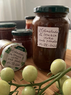 Foto principal de Mermelada de tomates verdes con limón jengibre y canela, en Thermomix