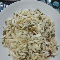 A picture of Crunchy Poha.