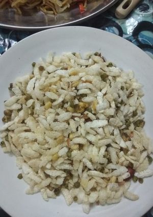 A picture of Crunchy Poha.