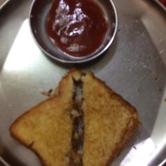 A picture of Bread Sandwich.
