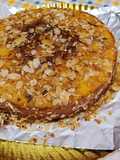Bolo de laranja com cobertura de laranja e amêndoa