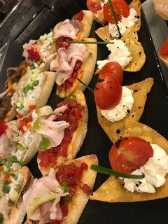 Una foto de Canapé variados