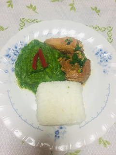 Una foto de Gallina a la olla con puré Duquesa con espinaca!
