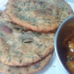 A picture of Palak puri.