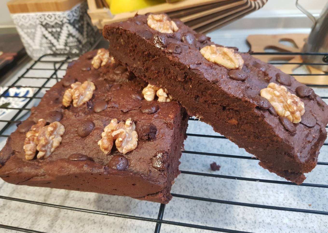 Brownie saludable de plátano y dátiles