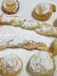 Una foto de Lazos de hojaldre caseros