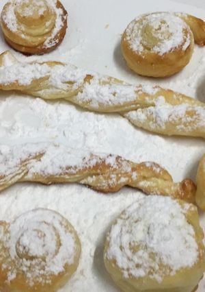 Una foto de Lazos de hojaldre caseros