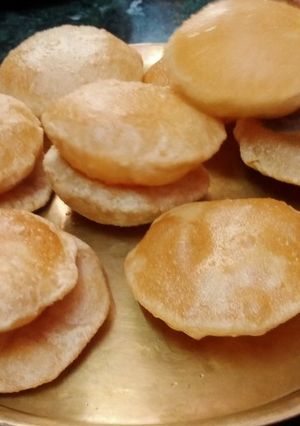 अजवाइन की पूरी (ajwain ki poori recipe in Hindi) रेसिपी मुख्य फोटो
