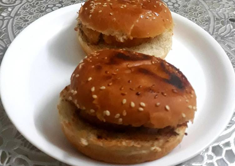 How to Prepare Homemade Aloo Tikki Burger