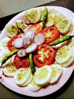 हेल्थि वेजिटेबल सलाद (vegetable salad recipe in hindi) रेसिपी मुख्य फोटो