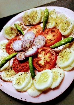 हेल्थि वेजिटेबल सलाद (vegetable salad recipe in hindi) रेसिपी मुख्य फोटो
