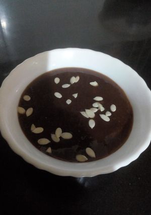 A picture of Healthy samosa khatti mitthi khajoori chatni.