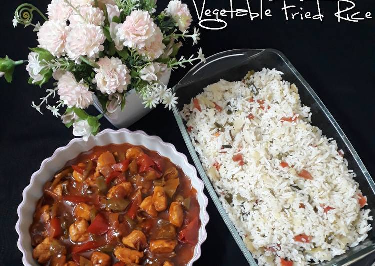 Recipe of Ultimate Capsicum Chilli Chicken with Vegetable Fried Rice