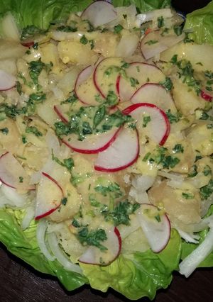 O poză a rețetei Salată de cartofi cu sos de muștar.