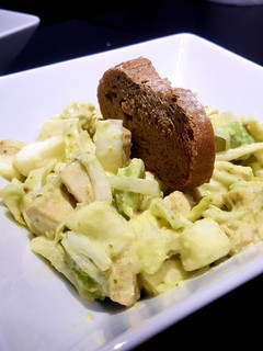 Una foto de Ensalada César al pesto