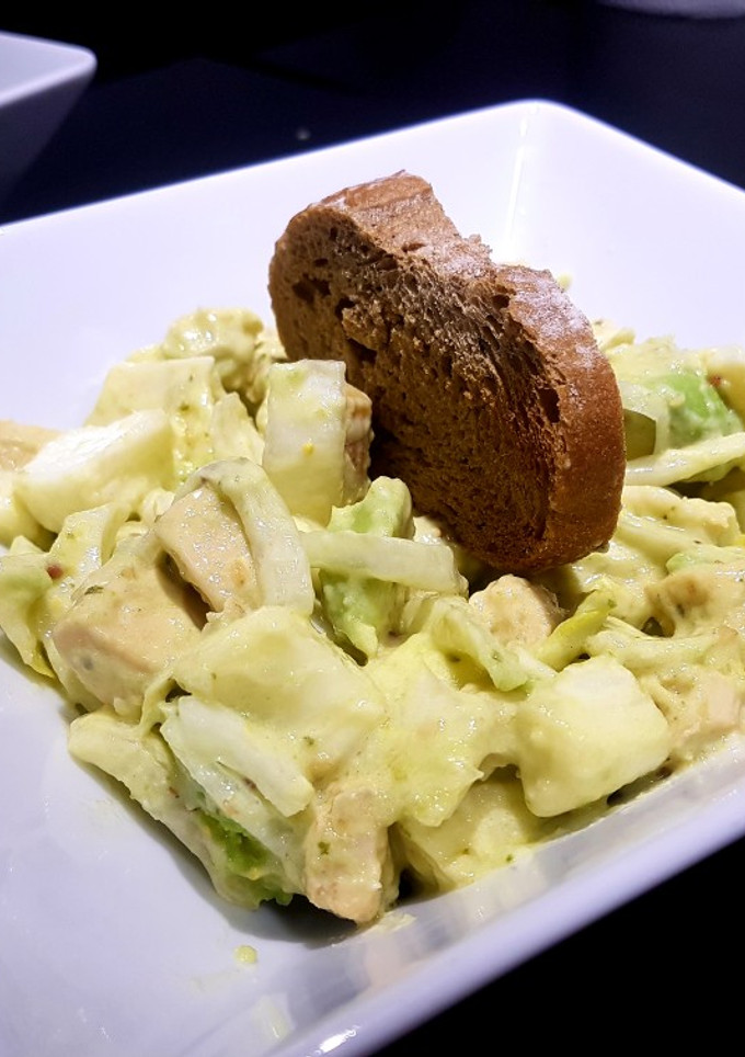 Una foto de Ensalada César al pesto