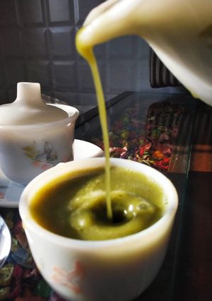 A picture of Creamy spinach soup.