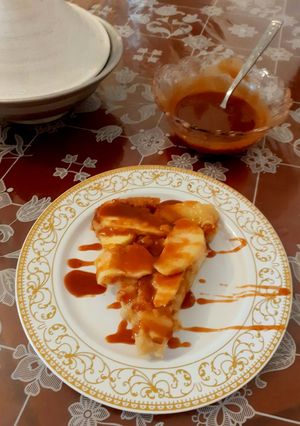 Une photo de Tarte aux pommes sans fond avec caramel beurre salé