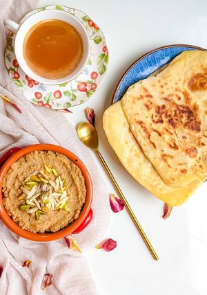 Egg Semolina Halwa রেসিপির প্রধান ছবি