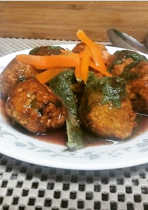 A picture of Ram Ladoos.