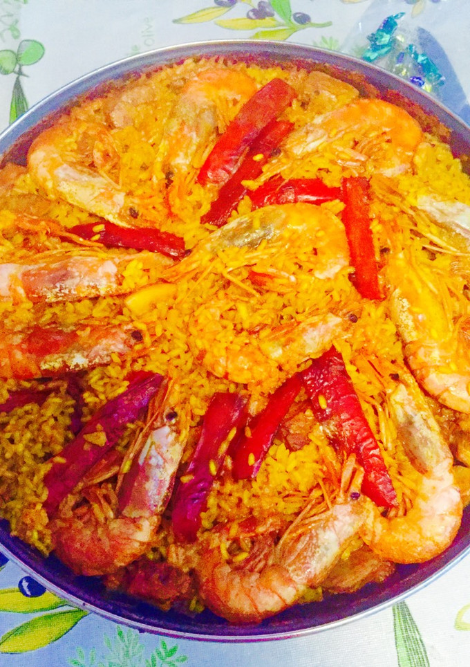 Una foto de Paella de marisco