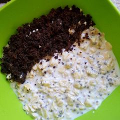 A picture of Overnight Oats With Cake Crumbs.