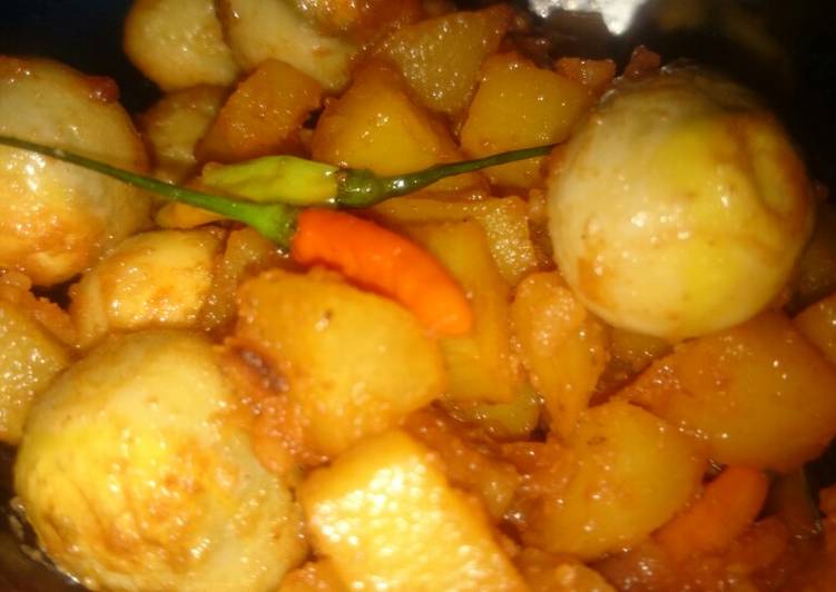 Cara Gampang Menyiapkan Balado kentang telur puyuh, Menggugah Selera