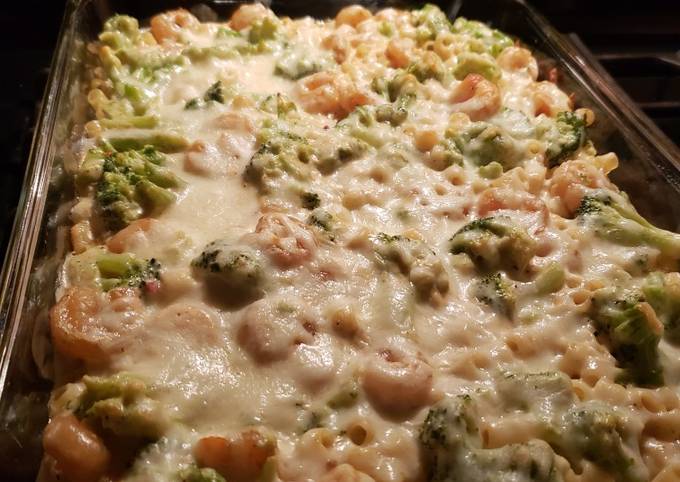 Shrimp alfredo bake