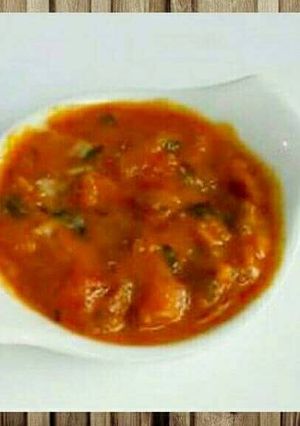 A picture of Portugese Sauce.